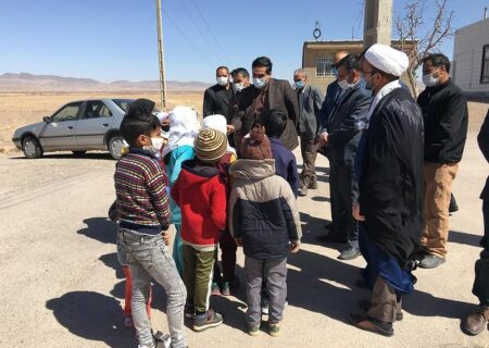 حضور به همراه فرماندار شهرستان قاینات، امام جمعه و فرمانده معزز بسیج و فرمانده نیروی انتظامی آرین شهر، رییس شورای بخش و بخشدار بخش سده در روستای جعفرآباد.