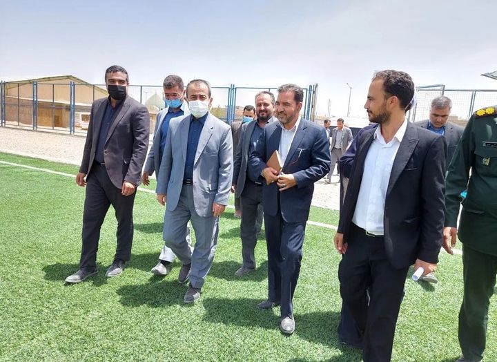 سفر آقاي دكتر قناعت استاندار محترم استان خراسان جنوبى به شهرستان زيركوه – زمين چمن مصنوعي شهر حاجي آباد