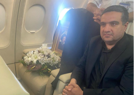 سخت أست ليكن بايد بلند شويم – باوجود آنكه خسته بودند ، امر مي كردند كه مسائل استان و با بعضا مجلس را خدمتشان عرض كنم
